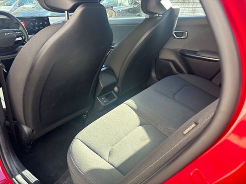 Used 2025 Kia K4 LXS image 25
