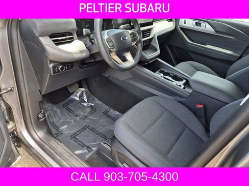 Used 2025 Ford Explorer Active RWD image 21