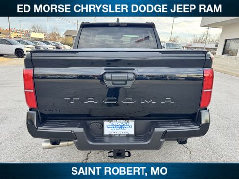 Used 2025 Toyota Tacoma SR5 image 3