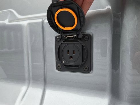 Used 2026 GMC Canyon AT4 image 32