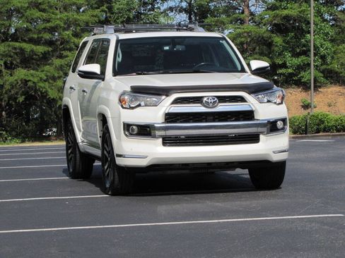 Used 2015 Toyota 4Runner Limited AWD/4WD image 9