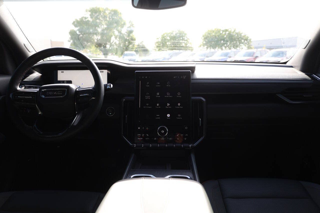 Used 2025 GMC Acadia AT4 AWD/4WD image 14