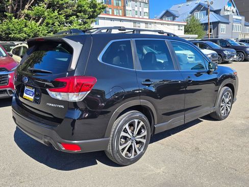 Used 2023 Subaru Forester Limited AWD/4WD image 3