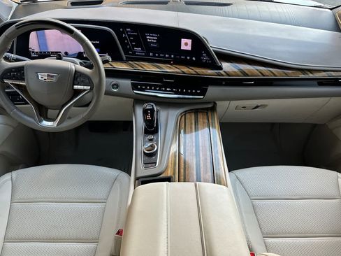Used 2023 Cadillac Escalade ESV Sport Platinum image 12