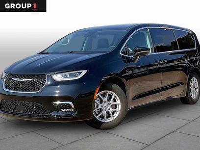 Used 2024 Chrysler Pacifica Touring-L