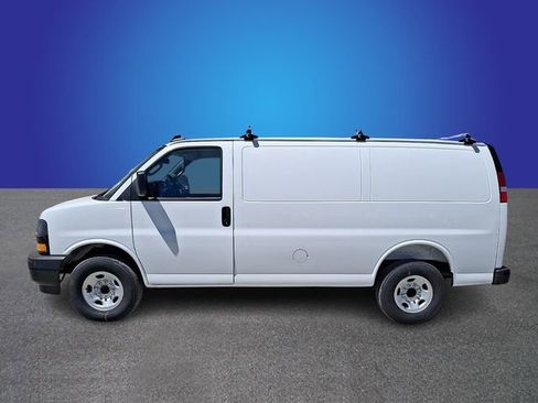 New 2026 Chevrolet Express 2500 RWD image 4
