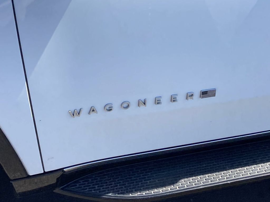 Used 2024 Jeep Wagoneer Series II w/ Flexible Seating Group RWD image 28