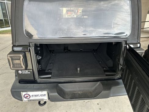 Used 2021 Jeep Wrangler Unlimited Sport image 27