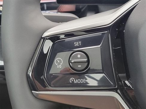 Used 2025 BMW i5 xDrive40 w/ Premium Package image 11