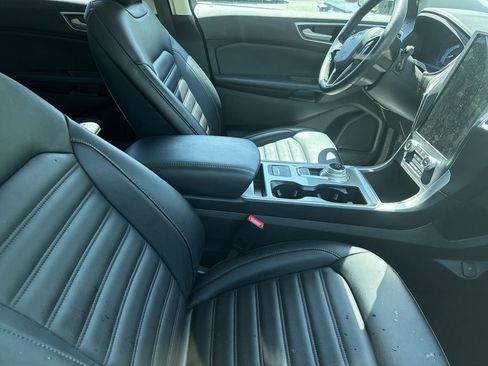 Used 2023 Ford Edge SEL w/ Convenience Package image 5