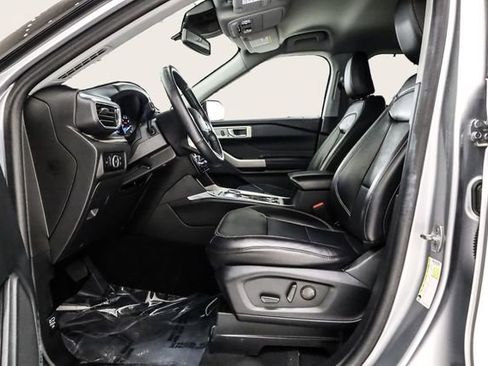 Used 2023 Ford Explorer Limited image 13