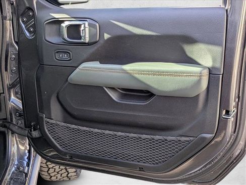 Used 2025 Jeep Gladiator Mojave image 27