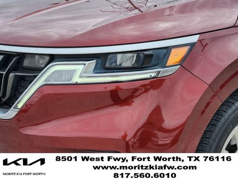 Used 2022 Kia Carnival LX FWD image 7