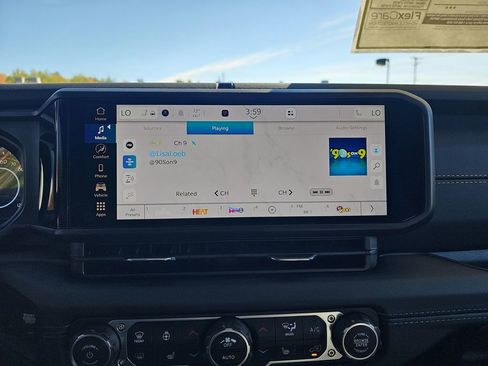 New 2025 Jeep Gladiator Sport image 18