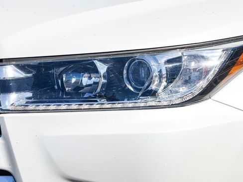 Used 2019 Toyota Highlander Limited image 8