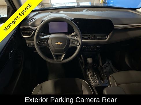 Used 2025 Chevrolet TrailBlazer LT w/ Driver Confidence Package image 16