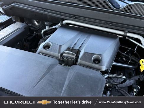 Certified 2025 GMC Canyon AT4 w/ LPO, Off Road Lift Package image 35