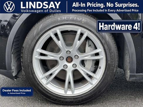 Used 2024 Tesla Model Y Long Range AWD/4WD image 8