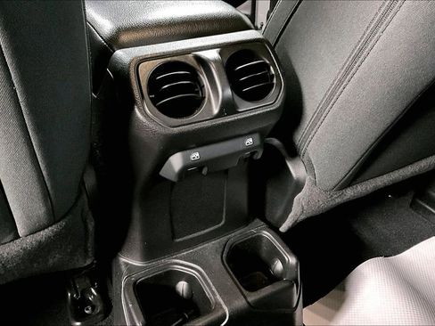 Used 2021 Jeep Wrangler Unlimited Sport image 30