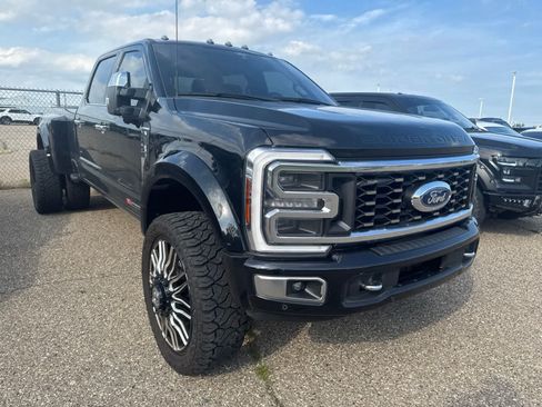 Used 2024 Ford F450 Platinum w/ FX4 Off-Road Package AWD/4WD image 6