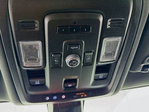 Used 2022 GMC Yukon AT4 AWD/4WD image 21