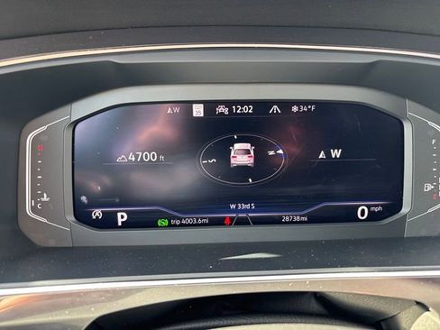 Used 2022 Volkswagen Tiguan SEL R-Line image 15