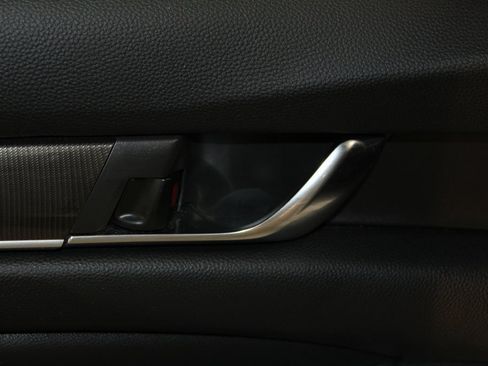 Used 2019 Honda Accord Sport image 7