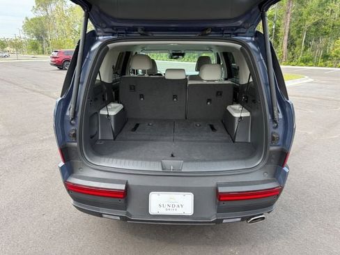 Used 2025 Hyundai Santa Fe SEL FWD image 6