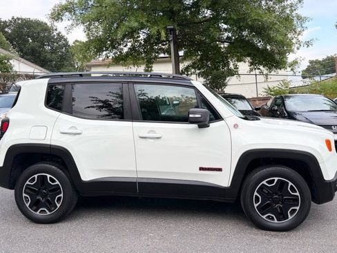 Used 2015 Jeep Renegade Trailhawk AWD/4WD image 8