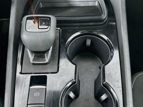 Used 2024 Nissan Rogue S FWD image 25