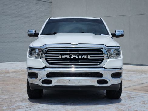 Used 2023 RAM 1500 Laramie AWD/4WD image 3