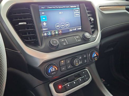 Used 2023 GMC Acadia SLE w/ Driver Convenience Package image 28