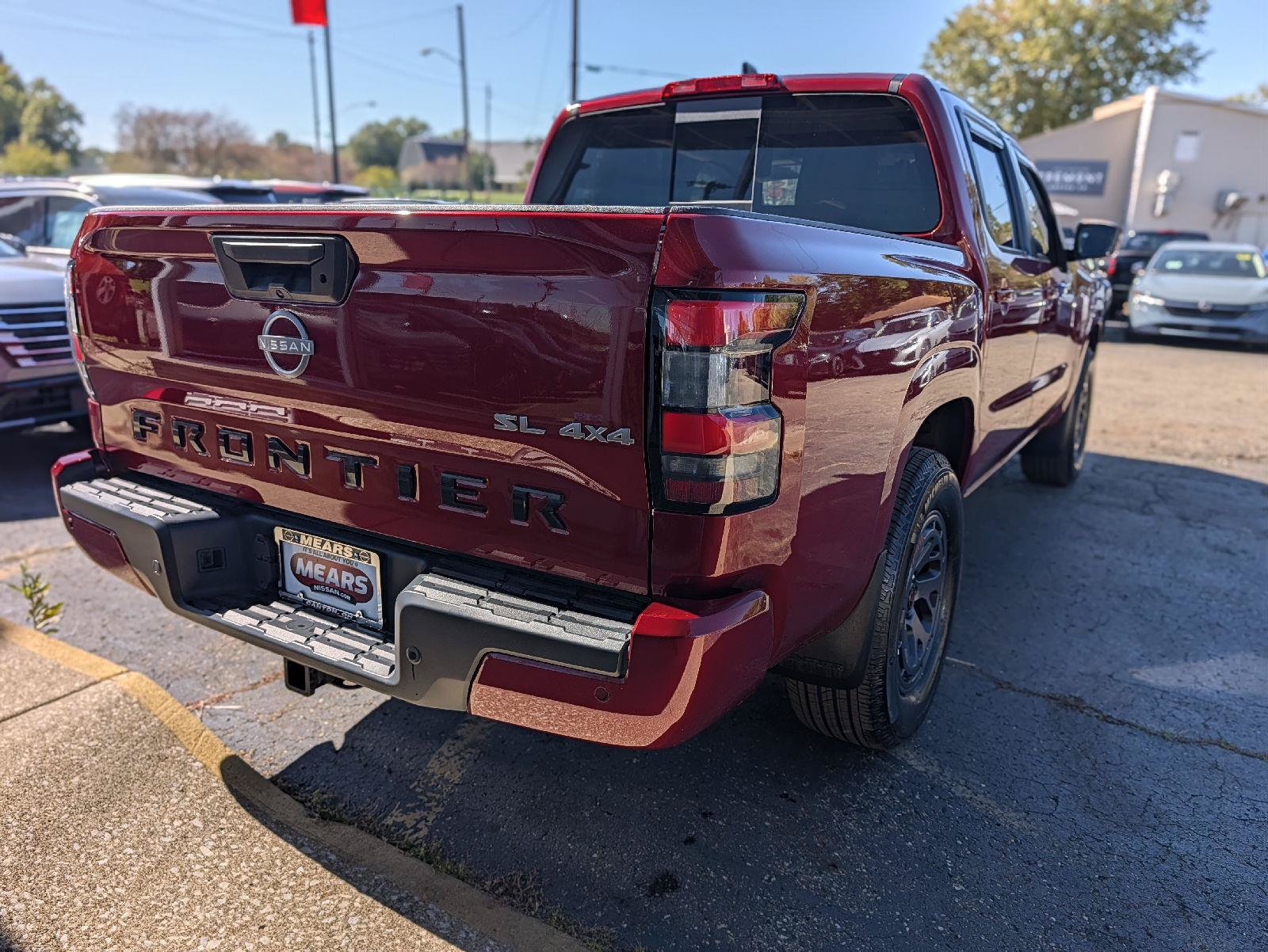 Used 2024 Nissan Frontier SL w/ Technology Package AWD/4WD image 11