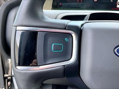 Used 2025 Ford Expedition Active AWD/4WD image 11