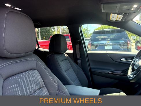 Used 2026 Chevrolet Equinox LT FWD image 11