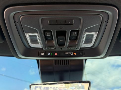 Used 2024 Chevrolet Silverado 2500 High Country w/ High Country Premium Package image 33