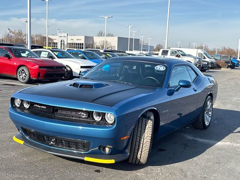 Used 2020 Dodge Challenger R/T image 7