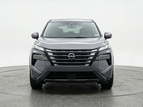 Used 2025 Nissan Rogue SV FWD image 2