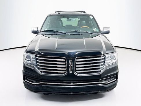 Used 2017 Lincoln Navigator Select AWD/4WD image 2