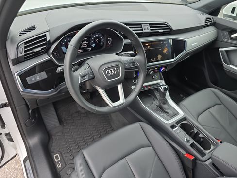 Certified 2025 Audi Q3 2.0T Premium w/ Convenience Package AWD/4WD image 16