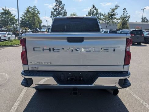 Used 2021 Chevrolet Silverado 2500 LT w/ Convenience Package AWD/4WD image 2