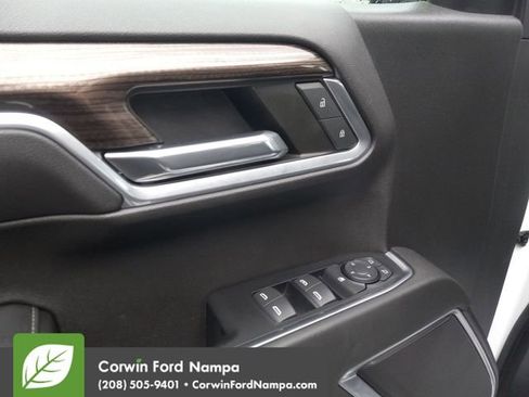 Used 2022 Chevrolet Silverado 1500 RST image 11