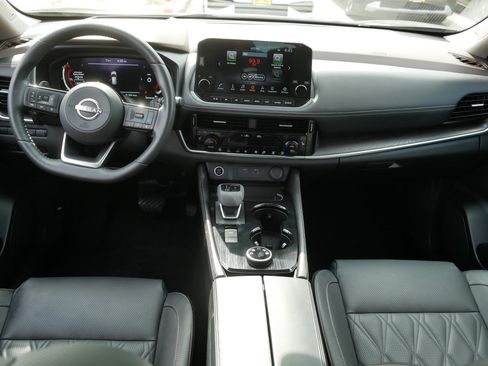 Certified 2023 Nissan Rogue Platinum w/ Platinum Premium Package AWD/4WD image 10