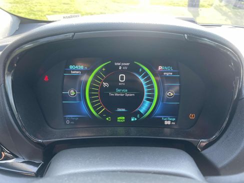Used 2017 Chevrolet Volt Premier w/ Driver Confidence II Package FWD image 18