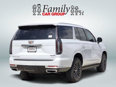 Used 2026 Cadillac Escalade Luxury w/ Touring Package AWD/4WD image 4