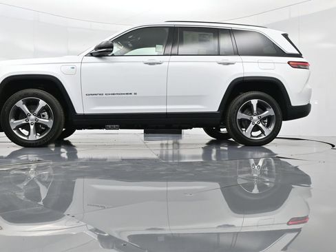 New 2025 Jeep Grand Cherokee Limited 4xe w/ Luxury Tech Group II AWD/4WD image 40