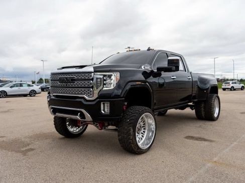 Used 2020 GMC Sierra 3500 Denali w/ Denali Ultimate Package AWD/4WD image 3