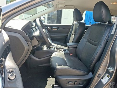 Used 2021 Nissan Rogue Sport SV image 14