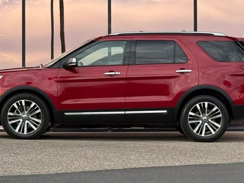 Used 2017 Ford Explorer Platinum AWD/4WD image 5