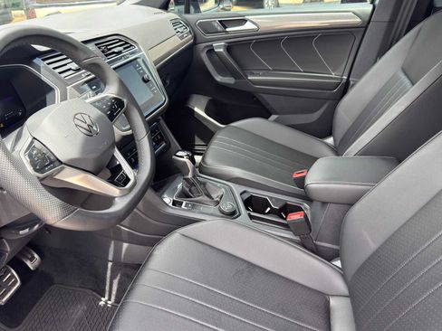 Used 2024 Volkswagen Tiguan SE R-Line AWD/4WD image 11